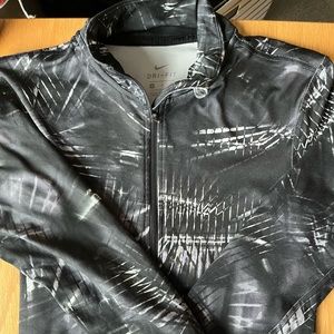Nike work out long sleeve shirt